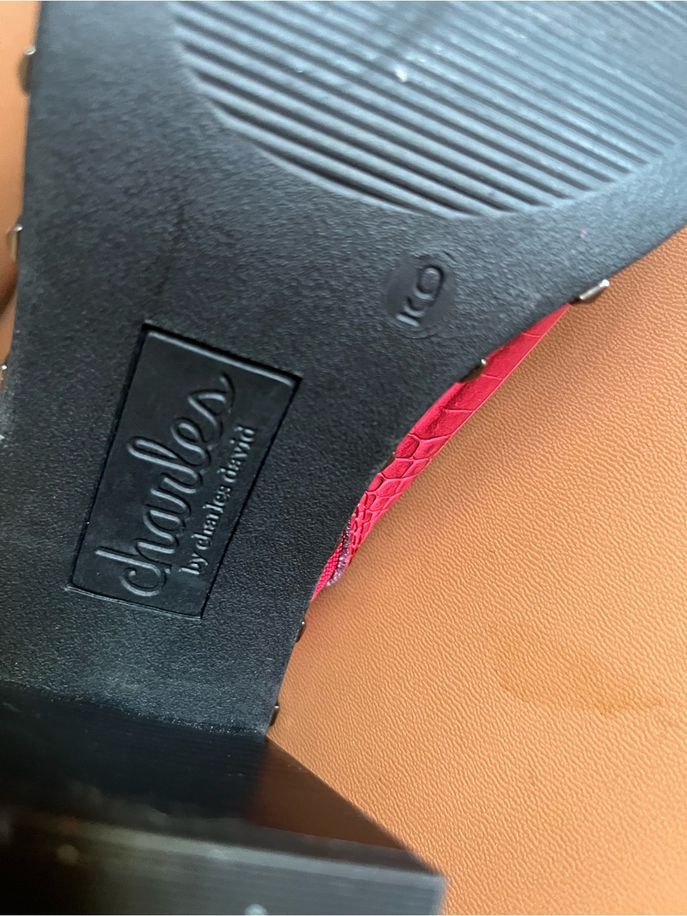 Charles by Charles David Shoes Mules Red Textured Croc Platform Studded size 9 - Picture 9 of 12